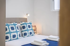 2 bedrooms, iron/ironing board, travel cot, free WiFi