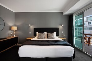 2 bedrooms, iron/ironing board, free WiFi, bed sheets - Plush Princes Wharf | 2BR Luxury (Auckland)