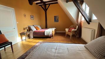 3 slaapkamers, een bureau, gratis wifi, beddengoed