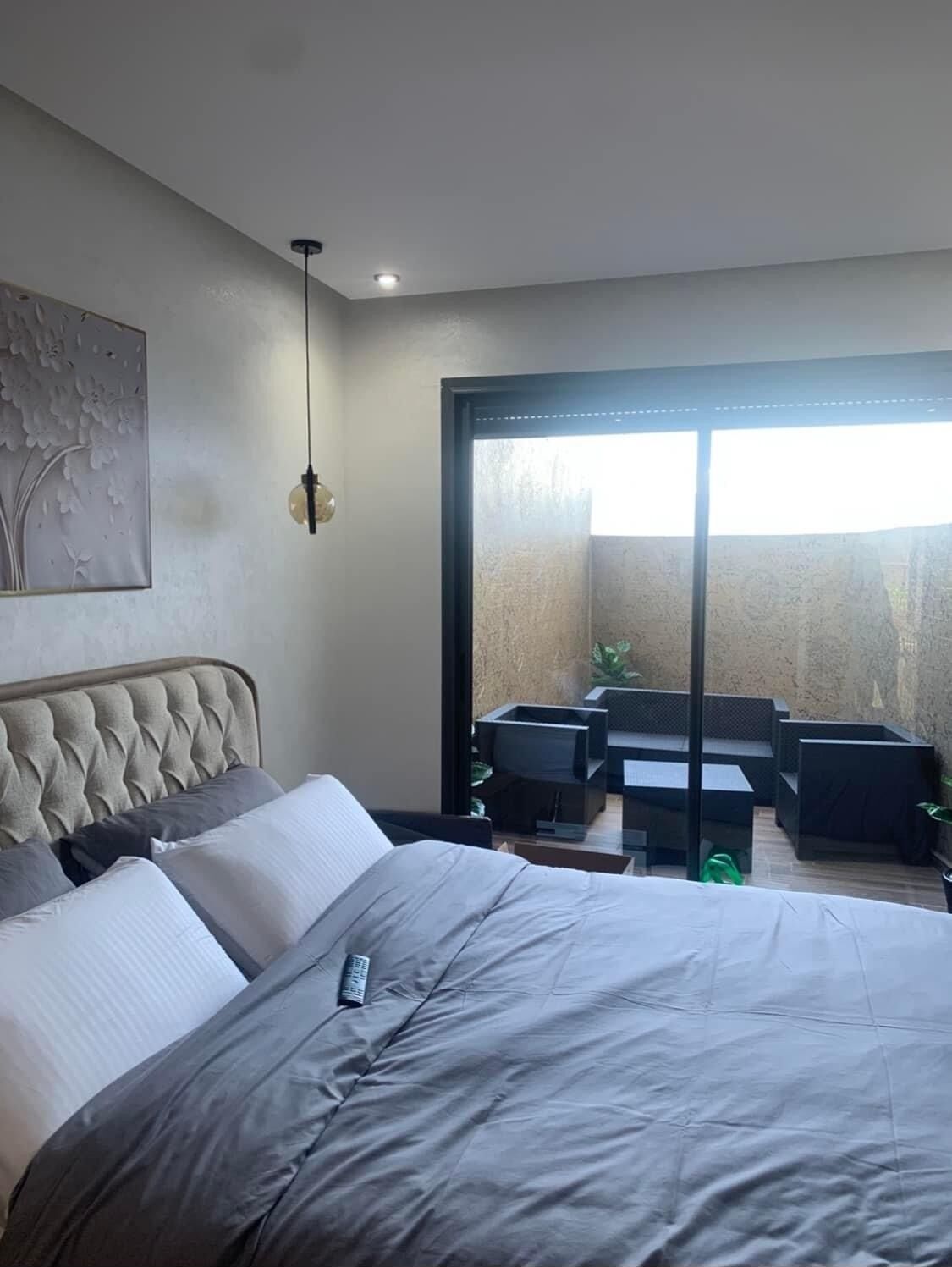 1 chambre, coffres-forts dans les chambres, fer et planche à repasser