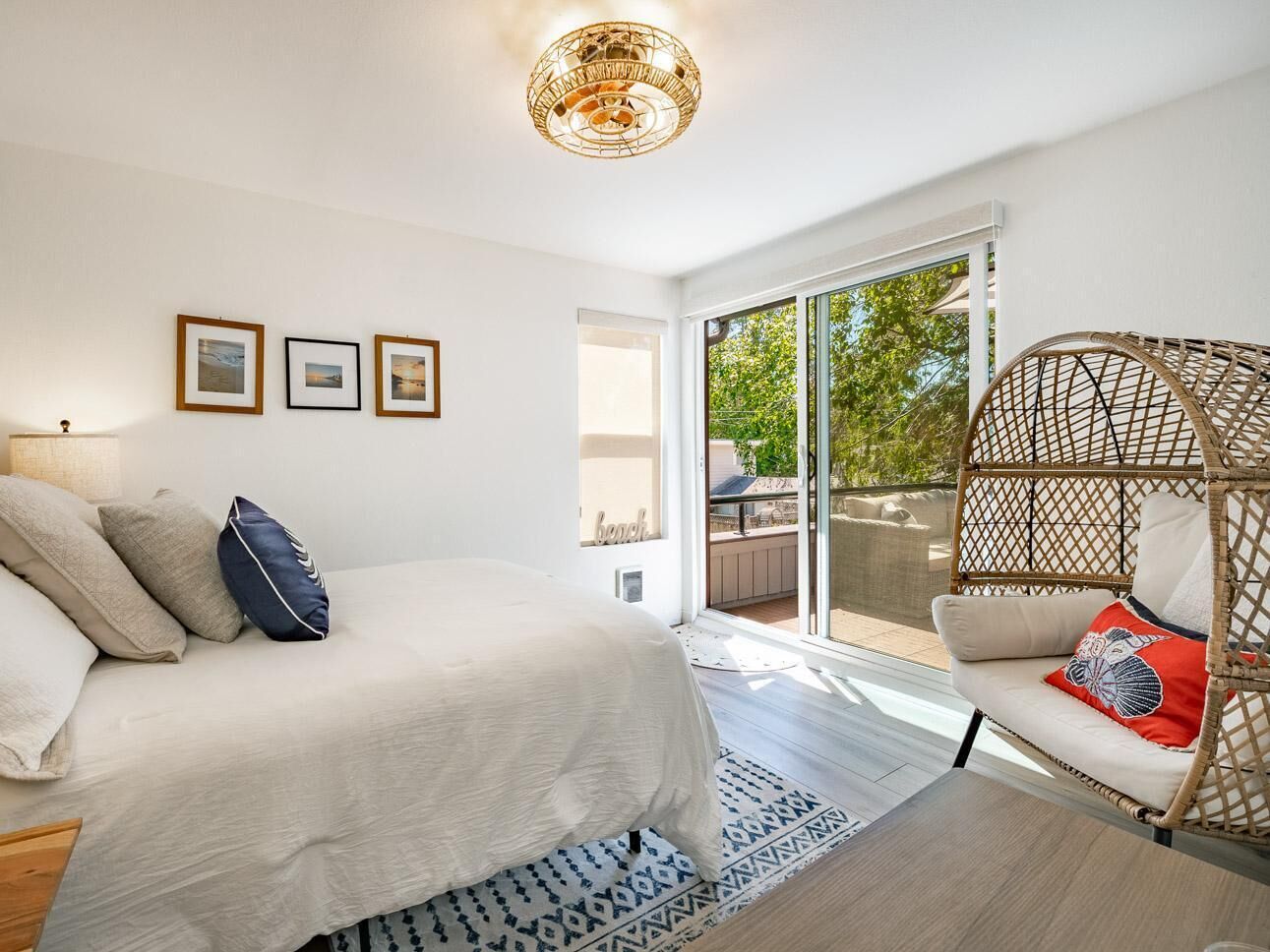 2 室のベッドルーム、WiFi (無料)、ベッドシーツ