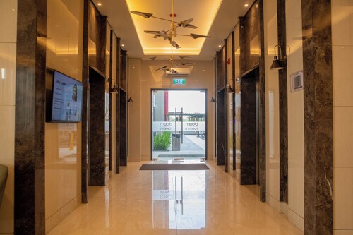 Quiet 2-bedroom condo with AC and WiFi in Parañaque