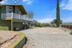Exterior - Luxury Three Bedroom Home with Amazing Views Near Sedona & Wineries (Cottonwood)