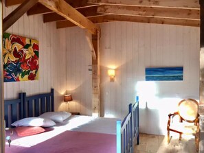 5 bedrooms, iron/ironing board