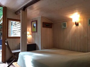 5 bedrooms, iron/ironing board