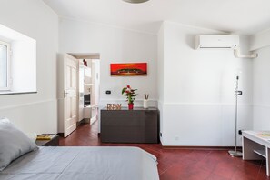 Interior - City Cottage with Garden & Pool  (Catania)
