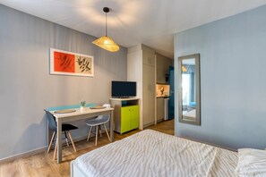 Free WiFi, bed sheets - Studio with Terrace on the Beach in La Grande Motte – Renovated 2026 (La Grande-Motte)