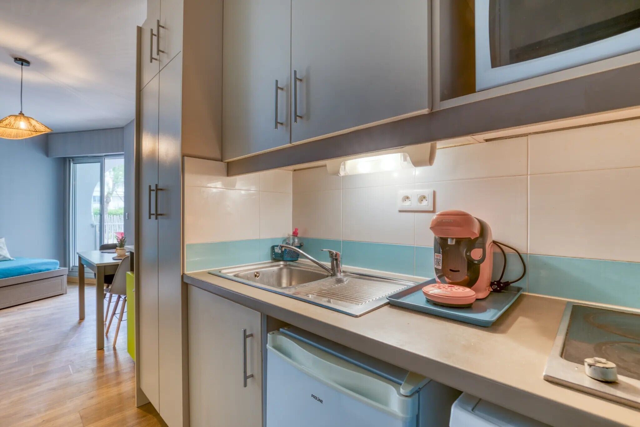 Fridge, microwave, stovetop, dishwasher