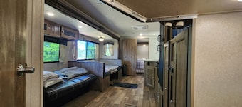 Cozy Campground WITH POOL in Fairburn with WiFi, AC