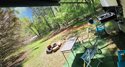 Cozy Campground WITH POOL in Fairburn with WiFi, AC