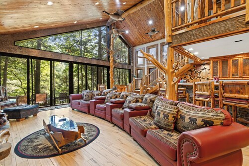 Riverside Luxury: Hot Tub, Fire Pit & Fishing Dock! Game Room, Fireplace!