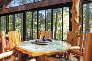 Dining - Riverside Luxury: Hot Tub, Fire Pit & Fishing Dock! Game Room, Fireplace! (Ellijay)