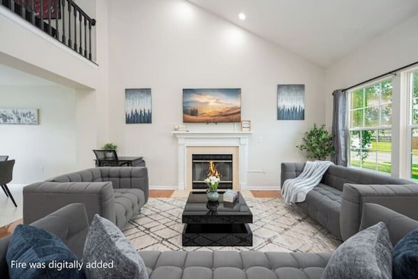 Smart TV, fireplace