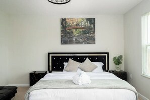 4 bedrooms, iron/ironing board, free WiFi, bed sheets