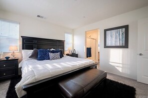 3 Schlafzimmer, Bügeleisen/Bügelbrett, WLAN, Bettwäsche