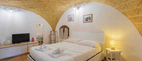 Apartment | Iron/ironing board, free WiFi