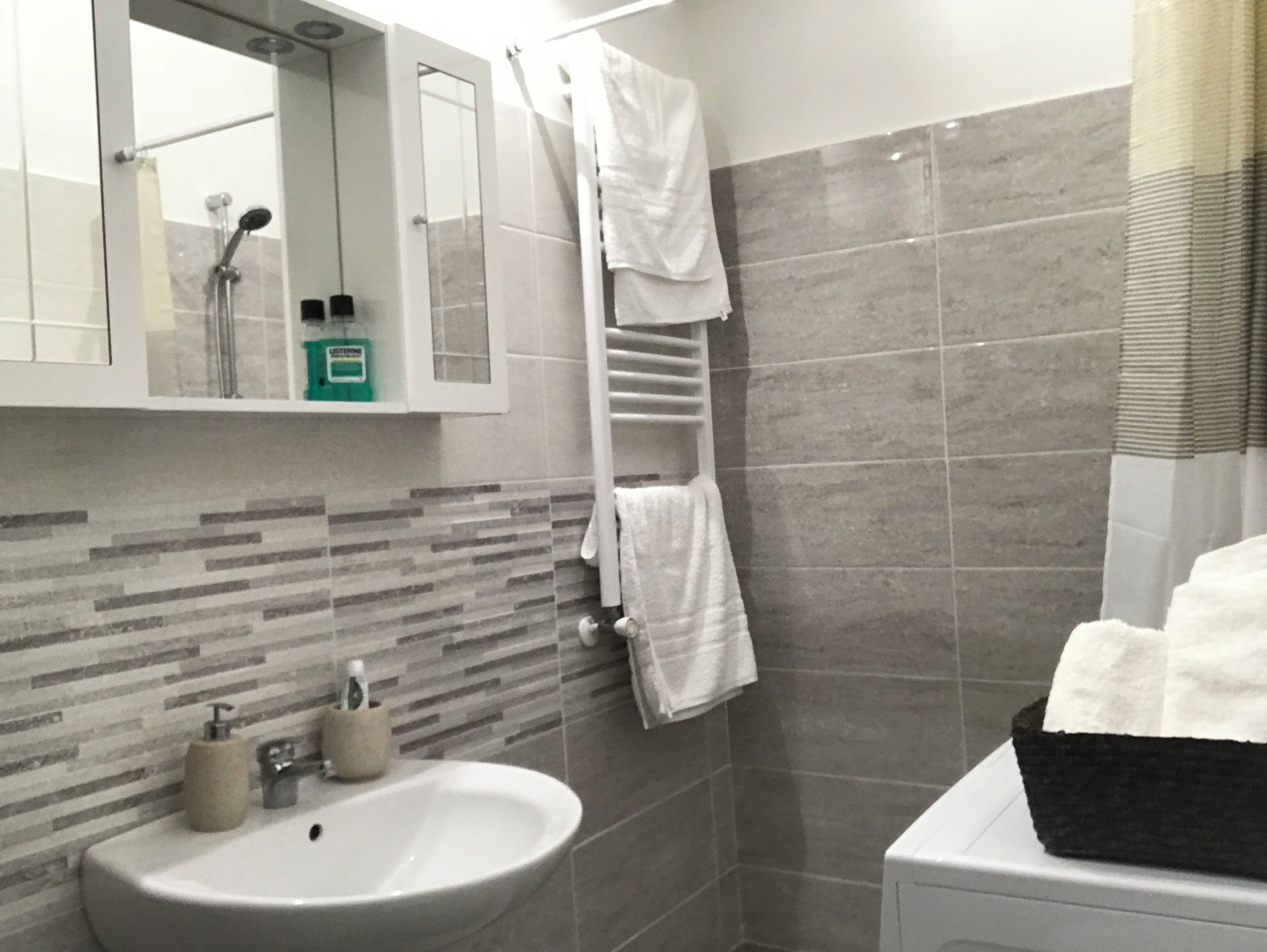 Doccia, asciugacapelli, bidet, asciugamani