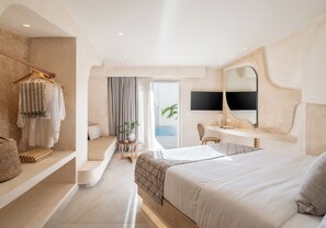 Swim Up Junior Suite | Premium bedding, down comforters, memory foam beds, minibar - Heyday Luxury Suites (Santorini)