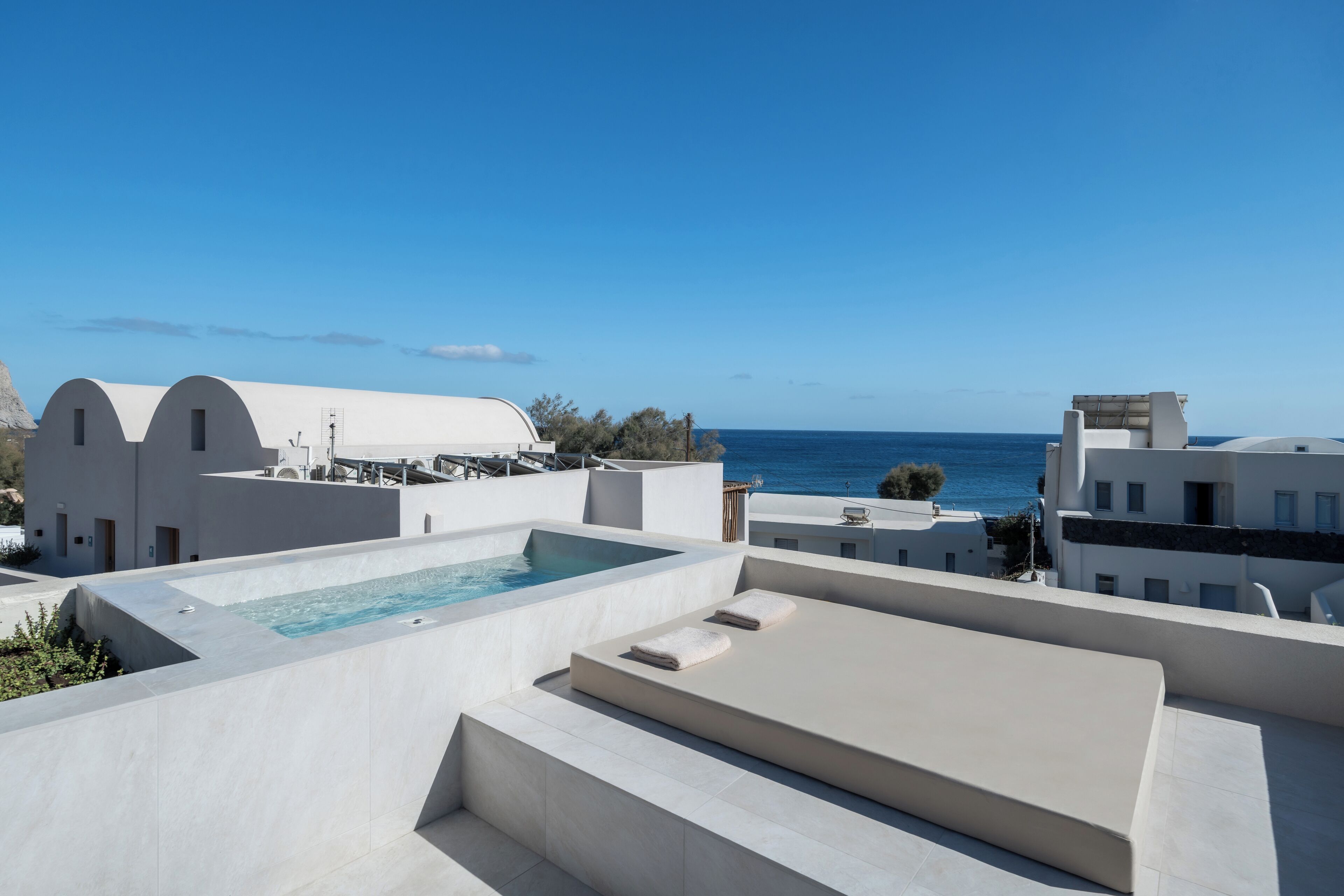 Sea View Junior Suite with Heated Jacuzzi | Private spa tub