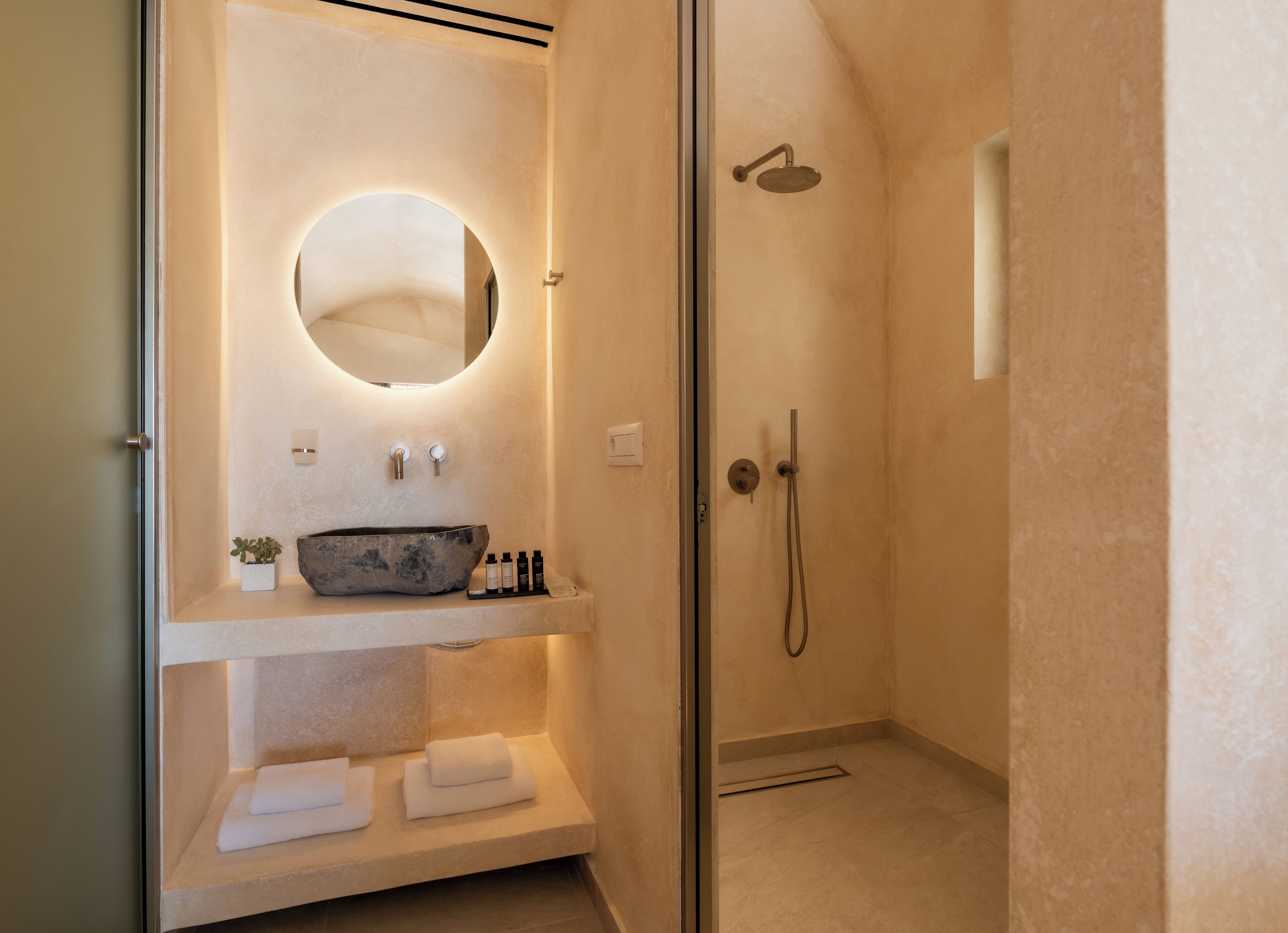 Photo - Heyday Luxury Suites