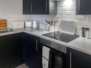 Private kitchen - Welcome to Clementi, your modern holiday retreat in Penrith, Cumbria. (Penrith)
