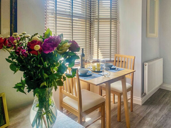 Dining - Welcome to Clementi, your modern holiday retreat in Penrith, Cumbria. (Penrith)