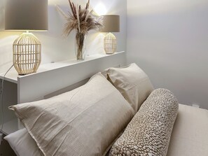 1 bedroom, free WiFi, bed sheets - Welcome to Clementi, your modern holiday retreat in Penrith, Cumbria. (Penrith)