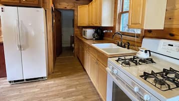 Cookware/dishes/utensils