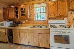 Batterie de cuisine, vaisselle et ustensiles