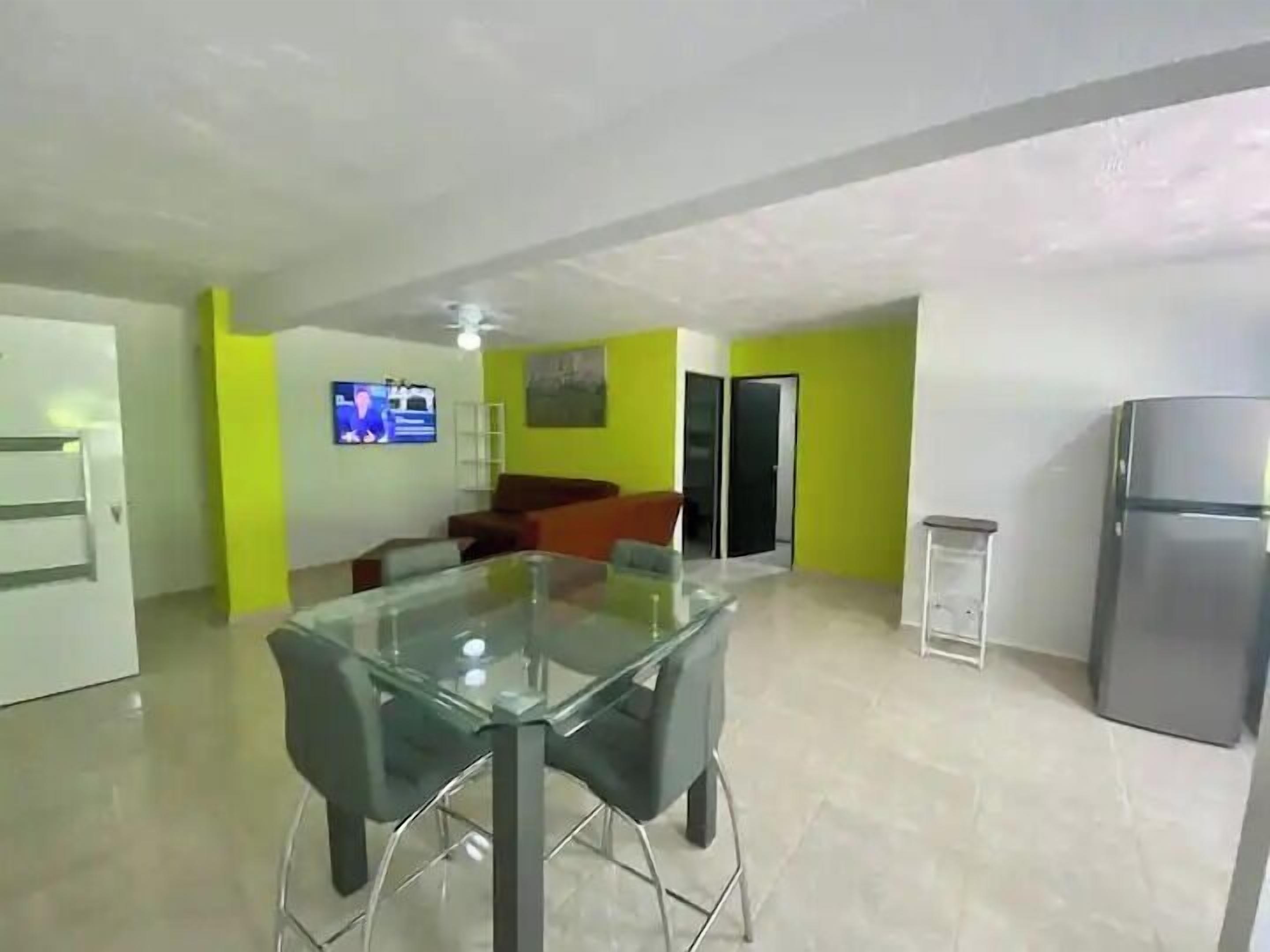 Apartment, Berbilang Katil, Kitchen, Tower | Ruang tamu | 42 inci sebuah televisyen pintar dengan kabel 