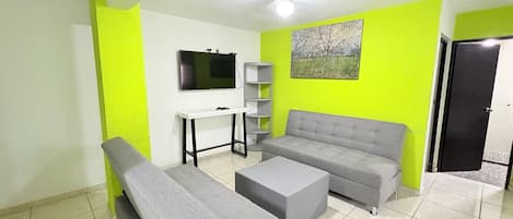 42-吋智慧型電視,提供有線頻道