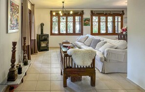 Smart TV, chimenea y tenis de mesa 