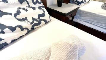 3 bedrooms, iron/ironing board, WiFi, bed sheets