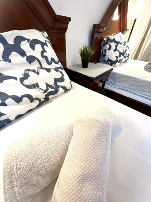 3 bedrooms, iron/ironing board, WiFi, bed sheets