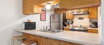 The Capital Indoor Outdoor Pool, Hot tub & More