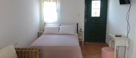 1 bedroom, free WiFi, bed sheets