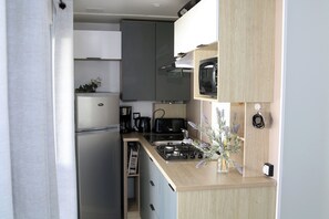 Fridge, microwave, stovetop, coffee/tea maker - Mobil-home Narbonne-plage (Narbonne)