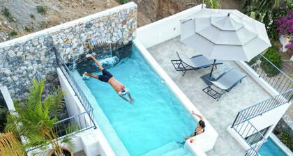 Hotel suites with 2 bedrooms and WiFi, AC in peaceful Sayulita