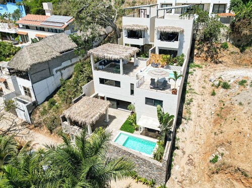 Hotel suites with 2 bedrooms and WiFi, AC in peaceful Sayulita