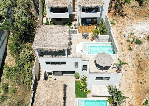 Hotel suites with 2 bedrooms and WiFi, AC in peaceful Sayulita