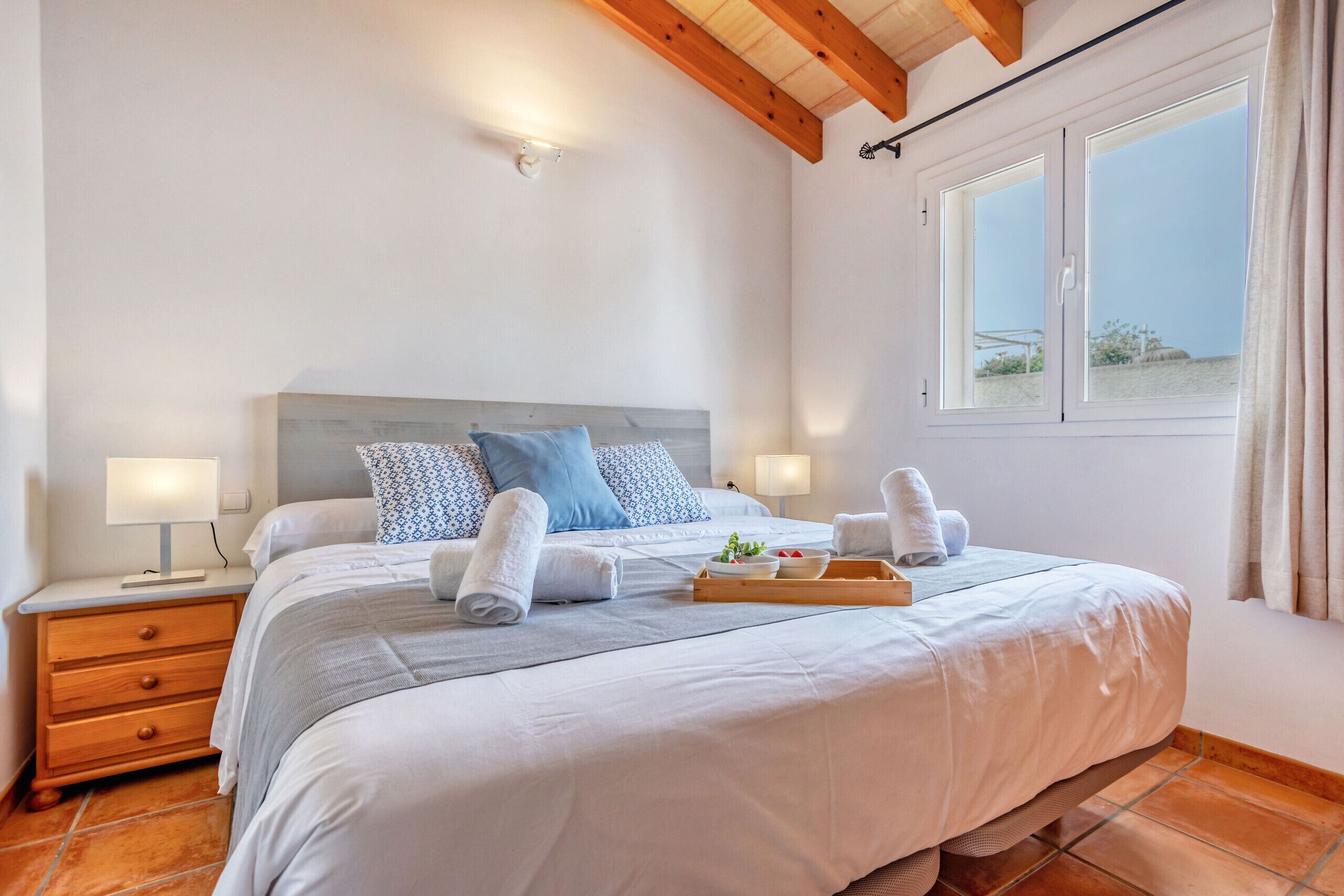 2 bedrooms, iron/ironing board, free WiFi, bed sheets