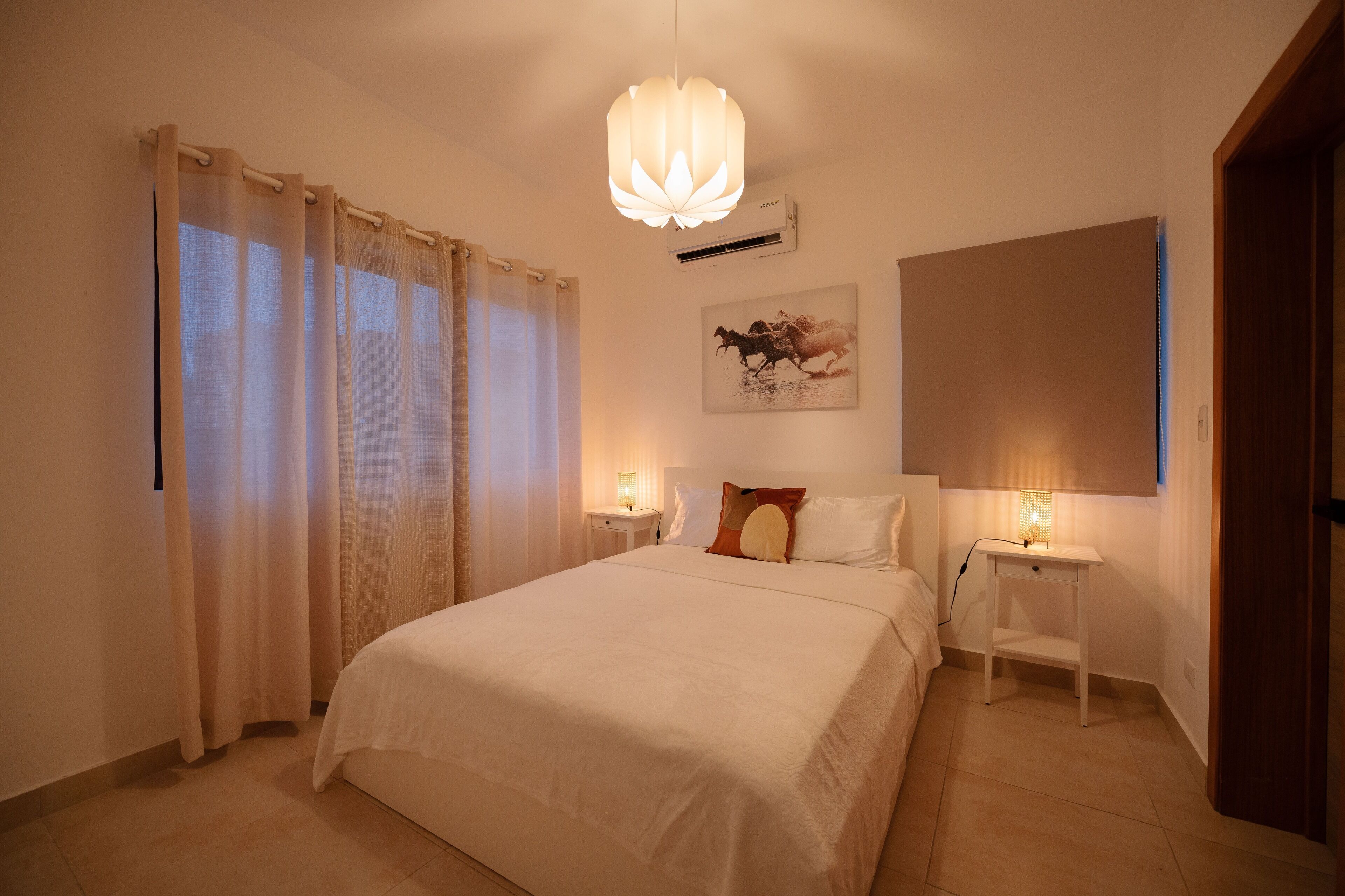 1 slaapkamer, een strijkplank/strijkijzer, wifi, beddengoed