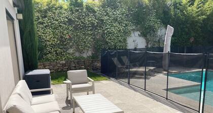 Loue superbe villa contemporaine climatisĂ©e au calme 120mÂČ piscine 6 couchages