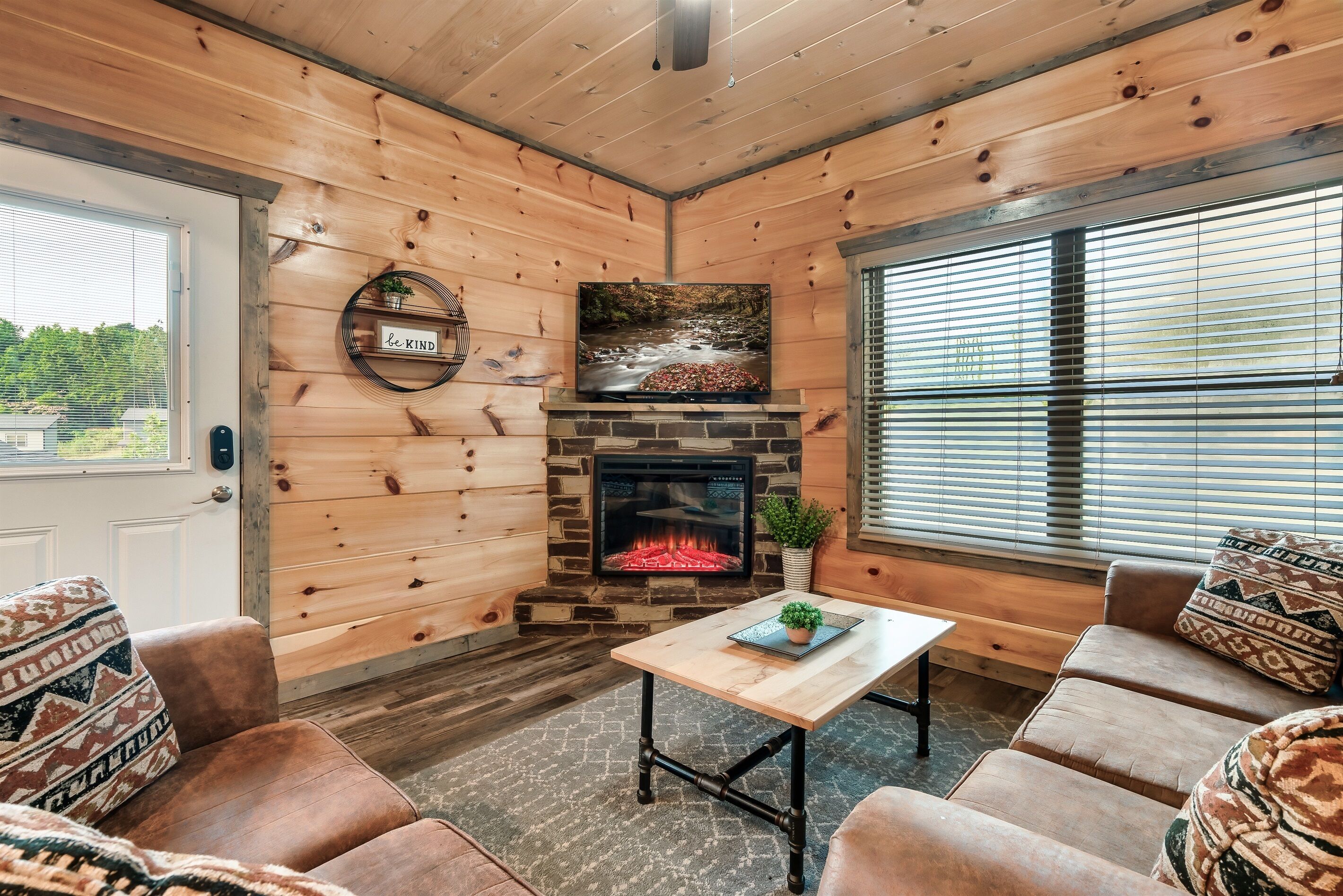 TV connectée, cheminée, jeux vidéo