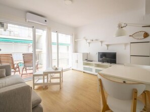 TV - R156 Apartamento see view Ganna (Calafell)