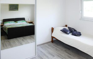 1 bedroom, in-room safe, iron/ironing board, travel cot