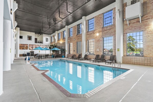 Innenpool, beheizter Pool