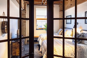 2 chambres, fer et planche à repasser, lit parapluie, Wi-Fi gratuit