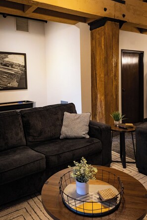 Smart-TV, Kamin, Drucker