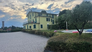 Front of property - Albergo Quattro Pini (Pozzolengo)
